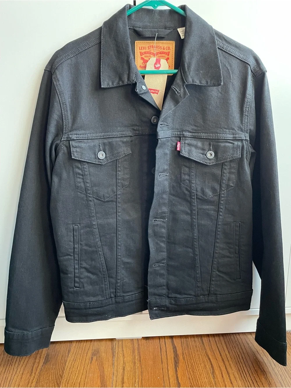 NWT Levi’s small black jean jacket